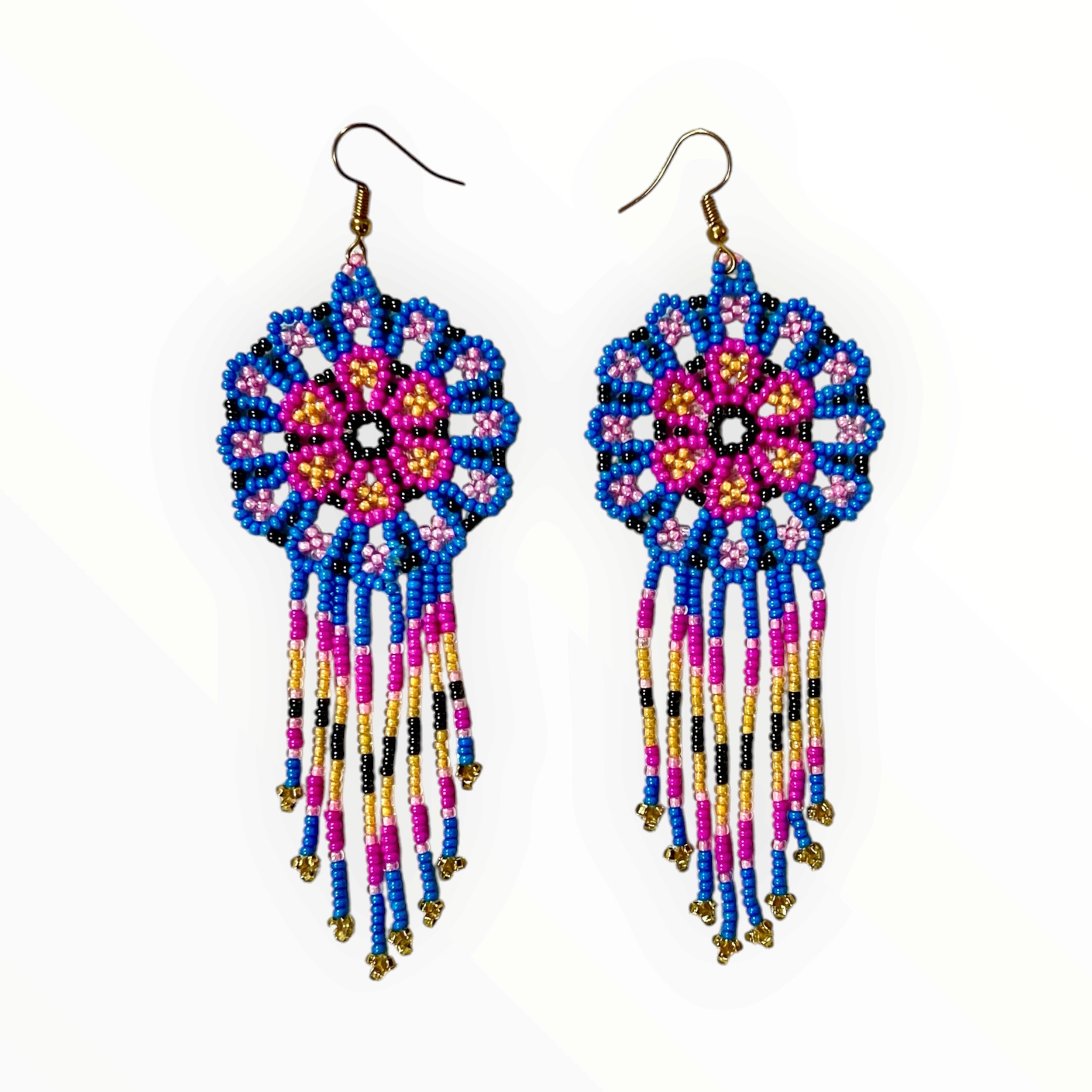 Aretes de flor con fleco